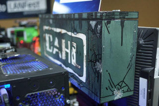 Illustration for article titled Borderlands 2 PC Case Mod Is Just Absolutely Perfect